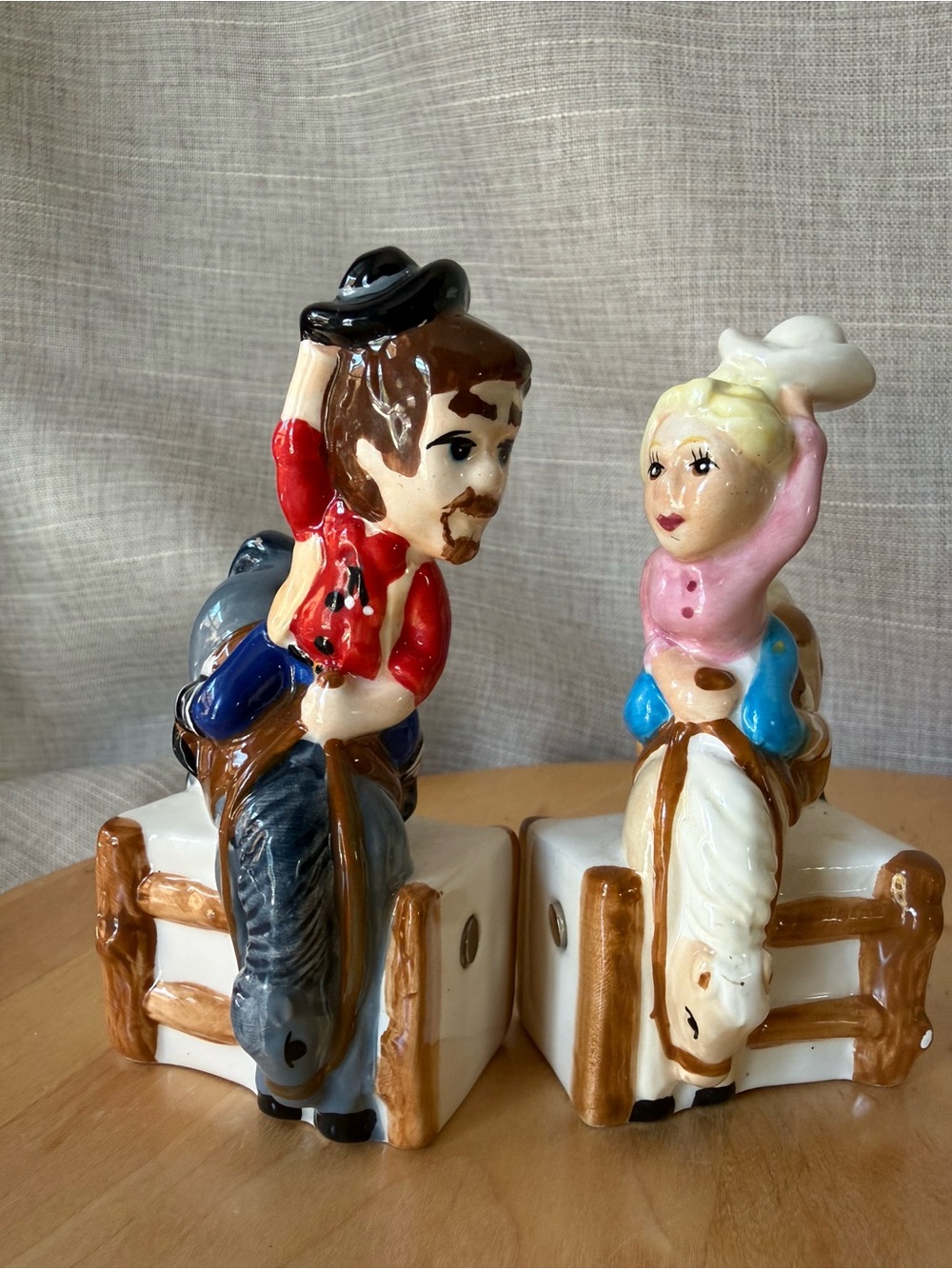 Westland Ceramic Cowboy and Cowgirl Magnetic Kissing tSalt and Pepper Shakers